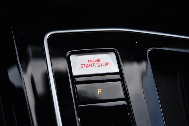 Volkswagen Golf GTI Vehicle Image 17