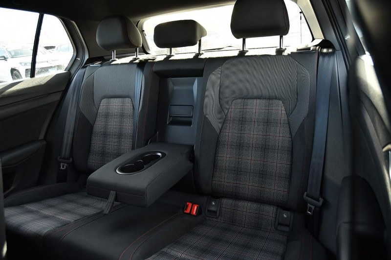 Volkswagen Golf GTI Vehicle Image 21