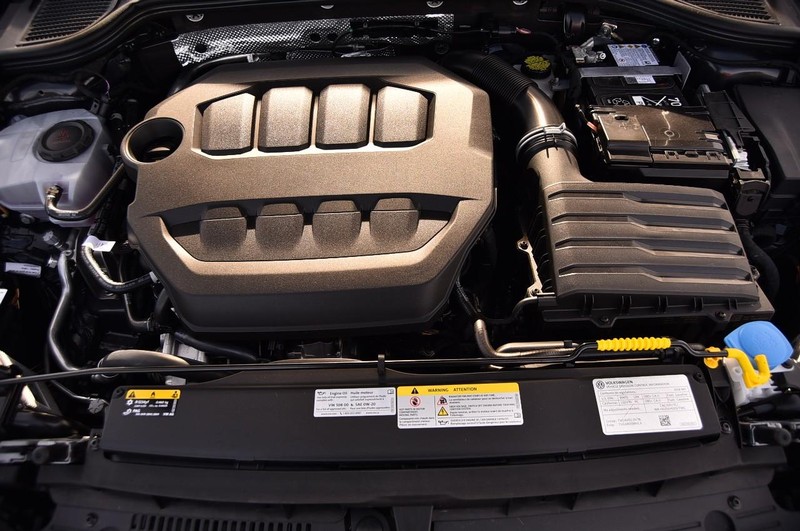 Volkswagen Golf GTI Vehicle Image 24