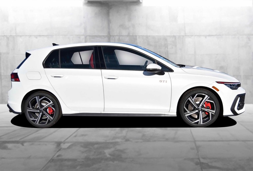 Volkswagen Golf GTI Vehicle Full-screen Gallery Image 5