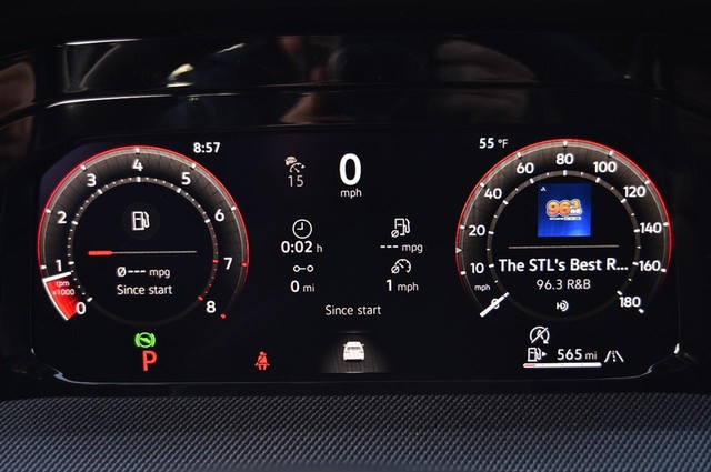 Volkswagen Golf GTI Vehicle Image 11