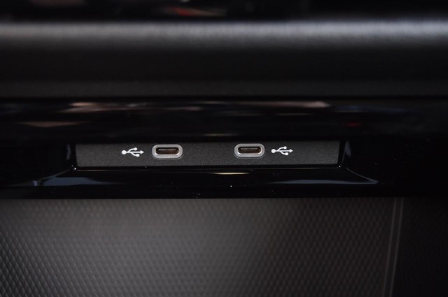 Volkswagen Golf GTI Vehicle Image 16