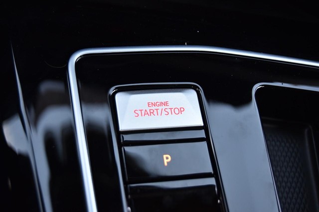 Volkswagen Golf GTI Vehicle Image 17