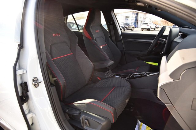 Volkswagen Golf GTI Vehicle Image 20