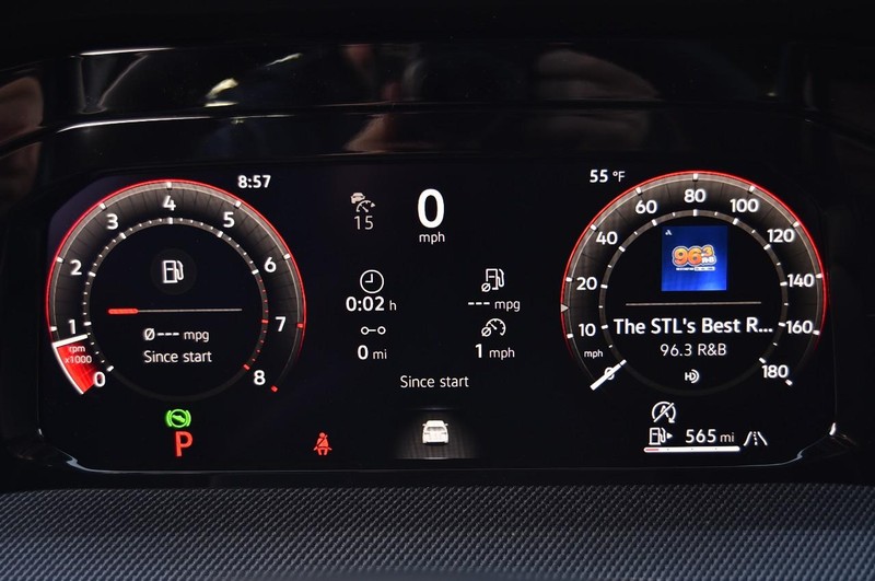 Volkswagen Golf GTI Vehicle Image 11