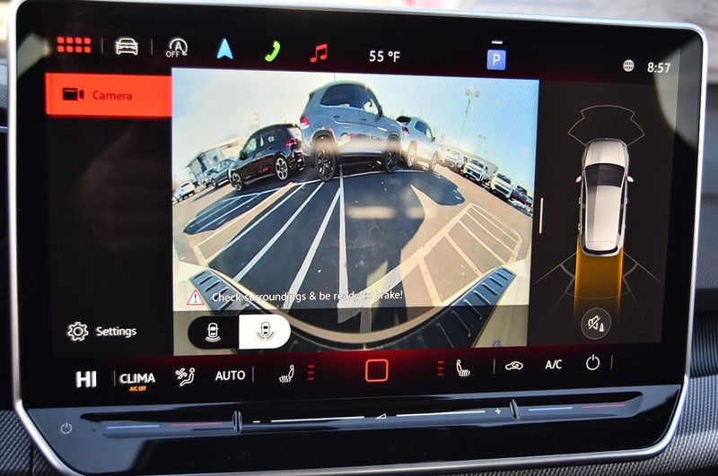 Volkswagen Golf GTI Vehicle Image 13