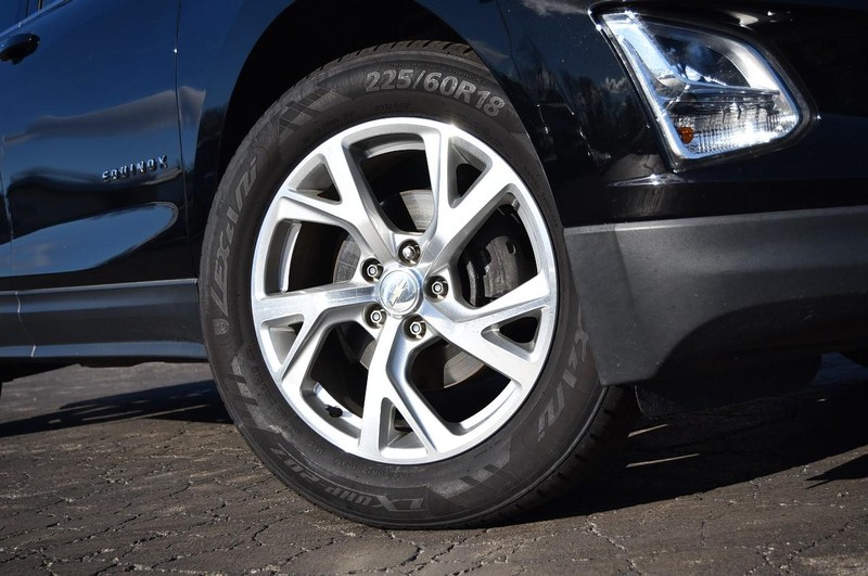 Chevrolet Equinox Vehicle Full-screen Gallery Image 03