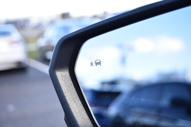 Chevrolet Equinox Vehicle Full-screen Gallery Image 09