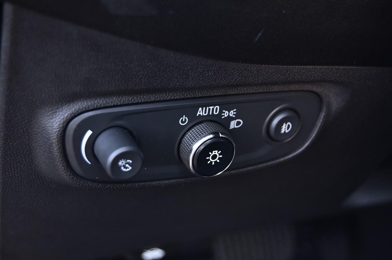 Chevrolet Equinox Vehicle Full-screen Gallery Image 10