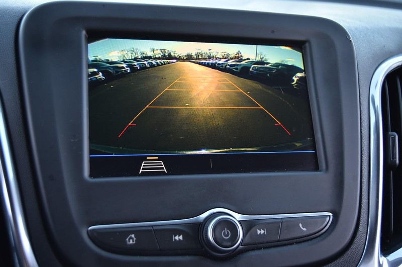 Chevrolet Equinox Vehicle Full-screen Gallery Image 12