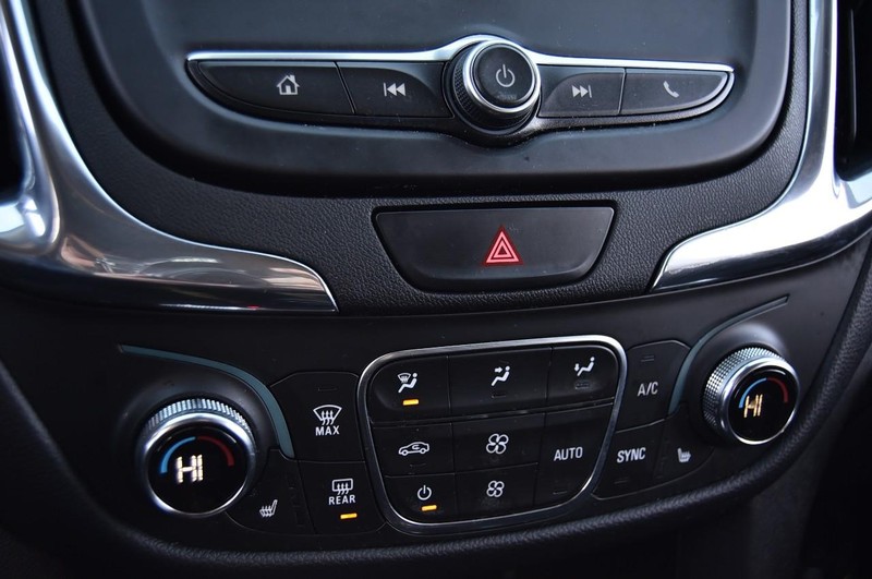 Chevrolet Equinox Vehicle Full-screen Gallery Image 14