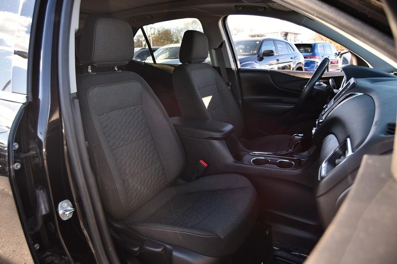 Chevrolet Equinox Vehicle Full-screen Gallery Image 19