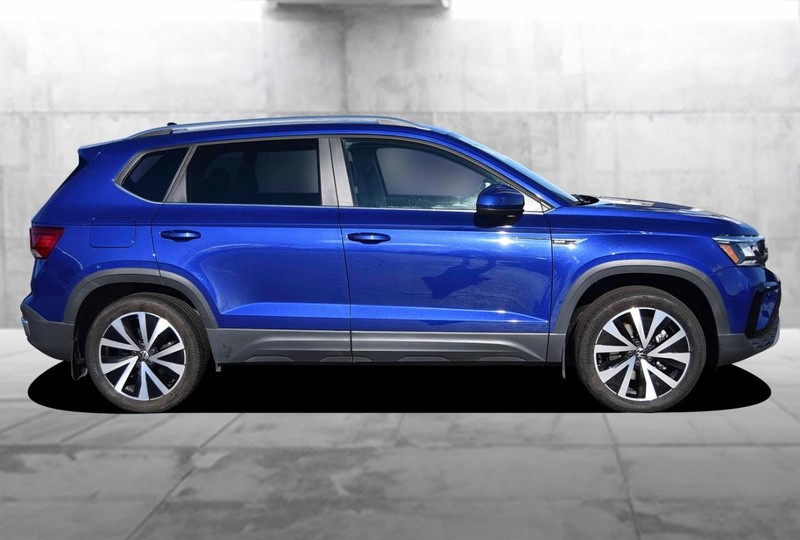 Volkswagen Taos Vehicle Image 05