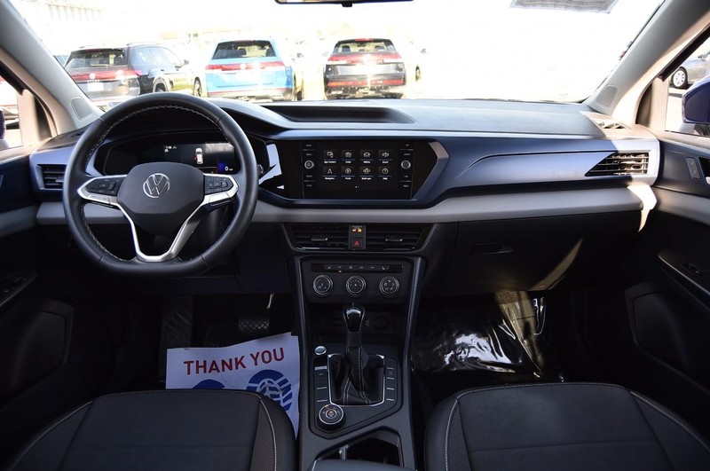 Volkswagen Taos Vehicle Image 07