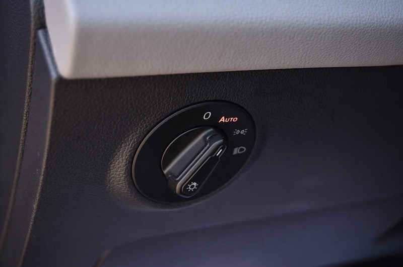 Volkswagen Taos Vehicle Image 11