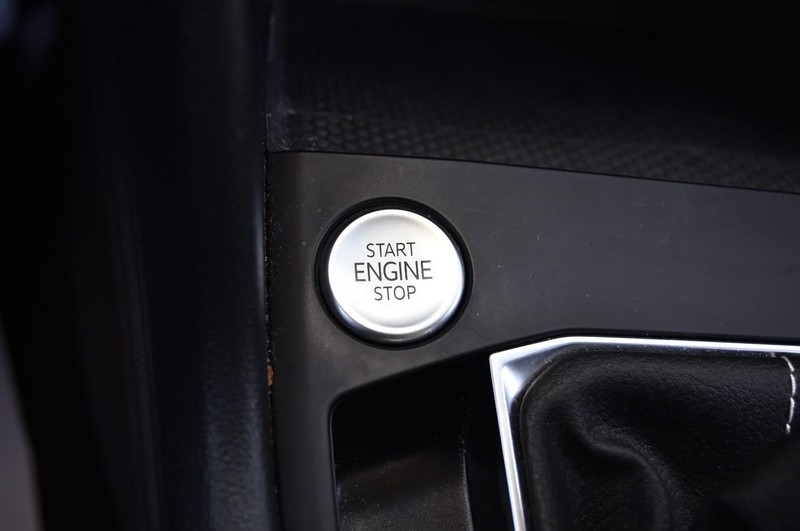 Volkswagen Taos Vehicle Image 17