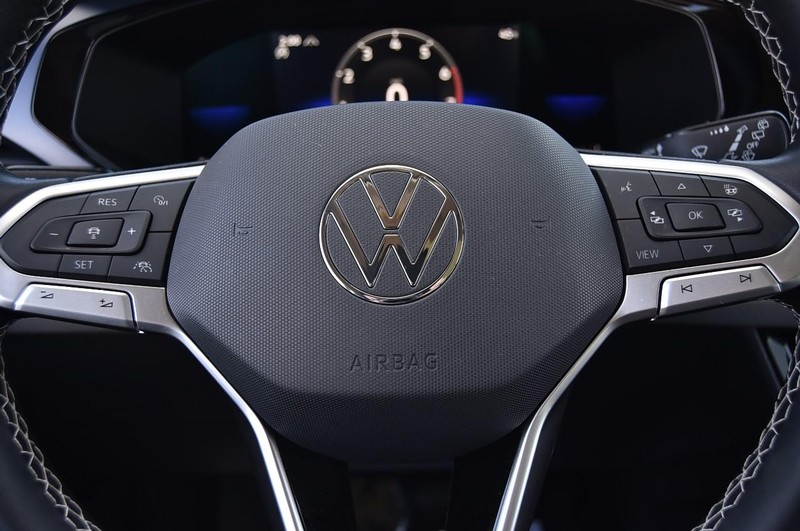 Volkswagen Taos Vehicle Image 19