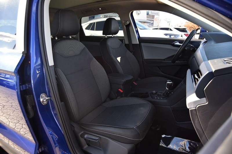 Volkswagen Taos Vehicle Image 21