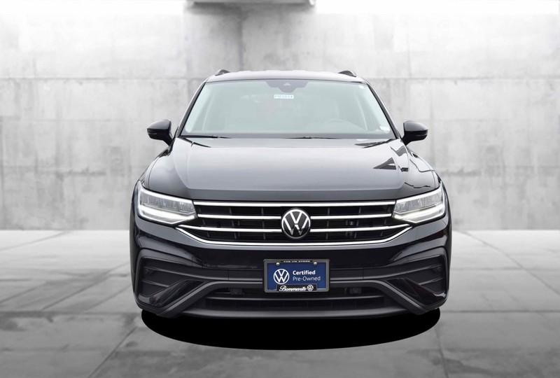 Volkswagen Tiguan Vehicle Image 04