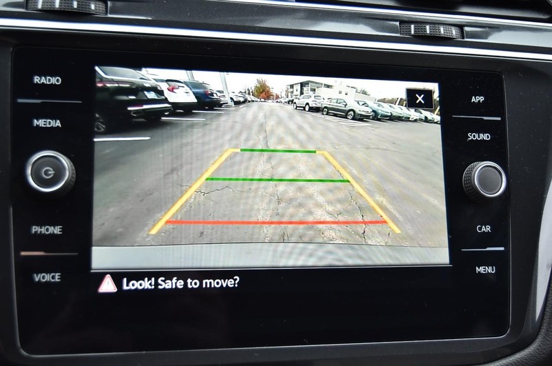 Volkswagen Tiguan Vehicle Image 12