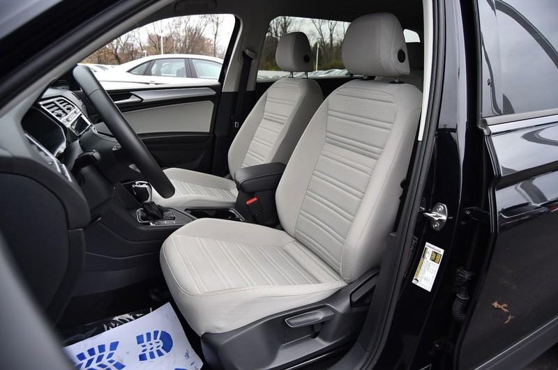 Volkswagen Tiguan Vehicle Image 18