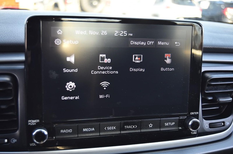 Kia Rio Vehicle Full-screen Gallery Image 12