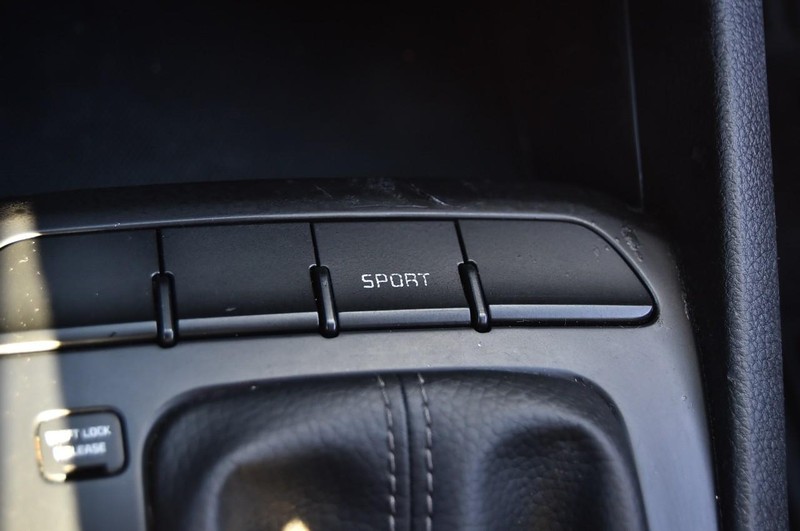 Kia Rio Vehicle Full-screen Gallery Image 15