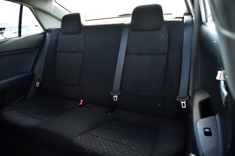 Kia Rio Vehicle Full-screen Gallery Image 19