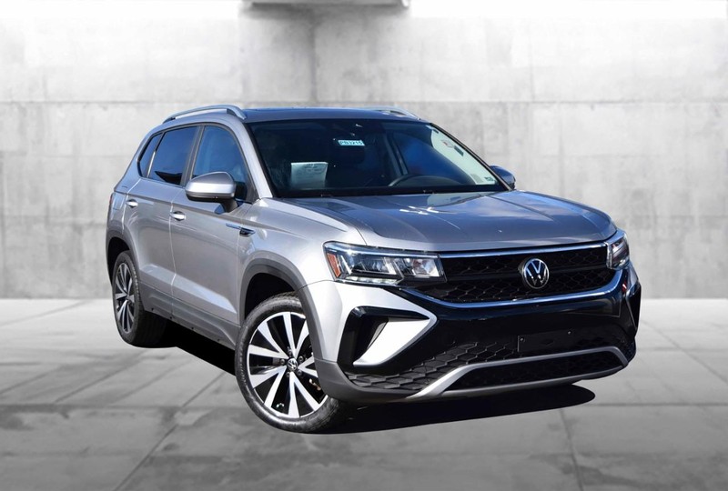 Volkswagen Taos Vehicle Image 02