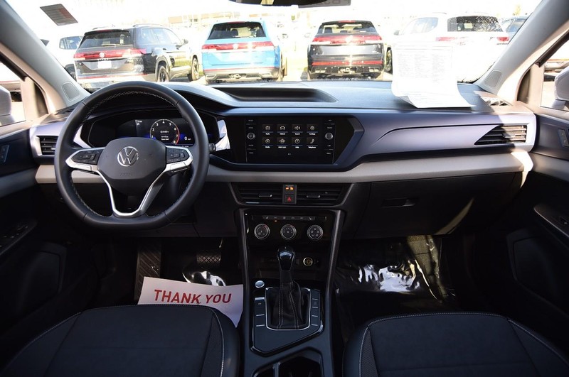 Volkswagen Taos Vehicle Image 07