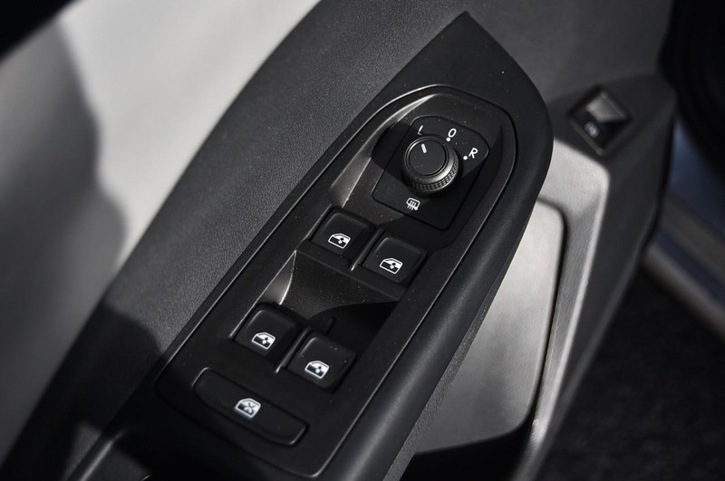 Volkswagen Taos Vehicle Image 08