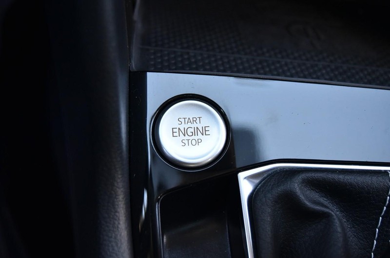 Volkswagen Taos Vehicle Image 16