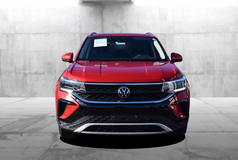 Volkswagen Taos Vehicle Image 04