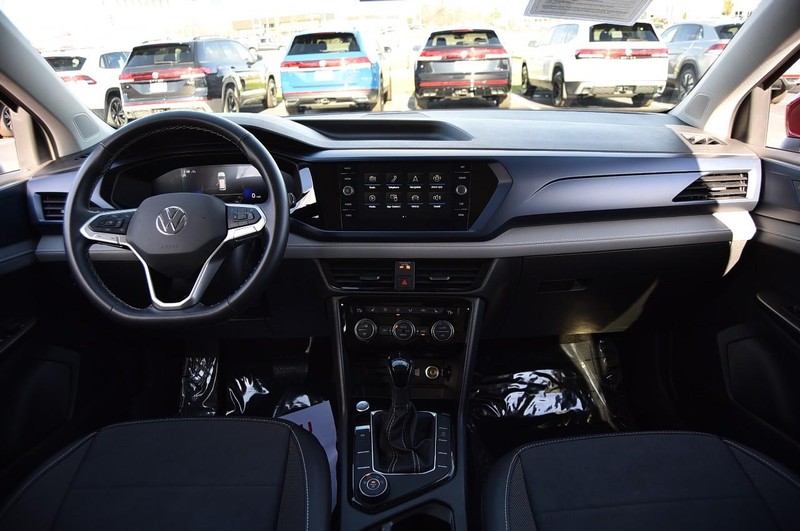 Volkswagen Taos Vehicle Image 07