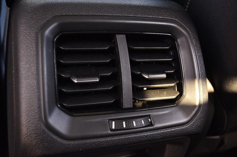 Volkswagen Taos Vehicle Image 24