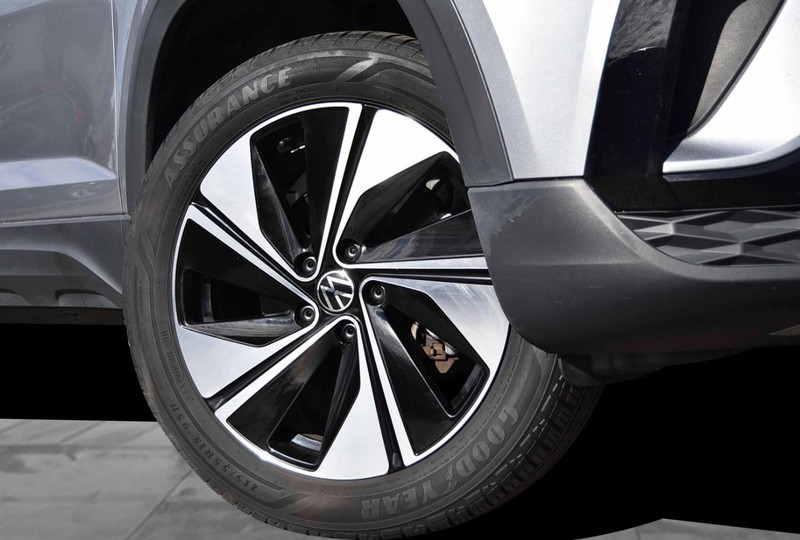 Volkswagen Taos Vehicle Image 03