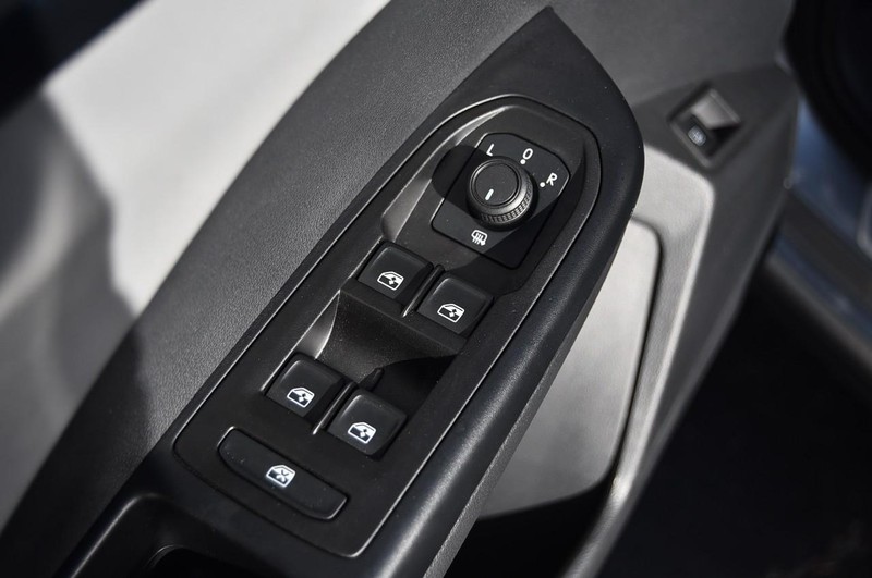 Volkswagen Taos Vehicle Image 08