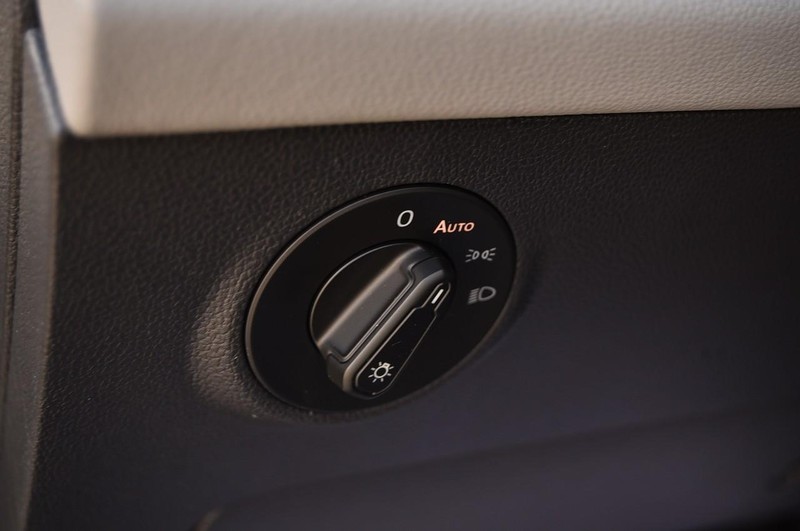 Volkswagen Taos Vehicle Image 11