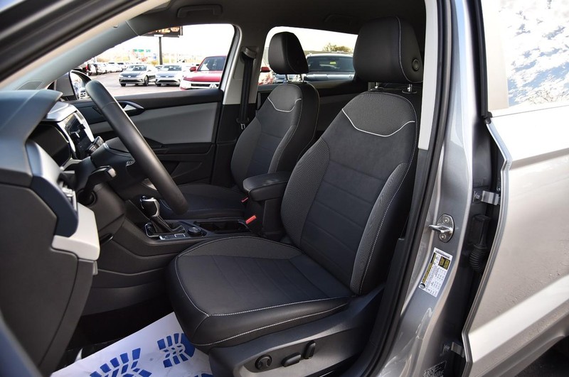 Volkswagen Taos Vehicle Image 20