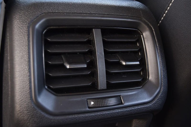 Volkswagen Taos Vehicle Image 23