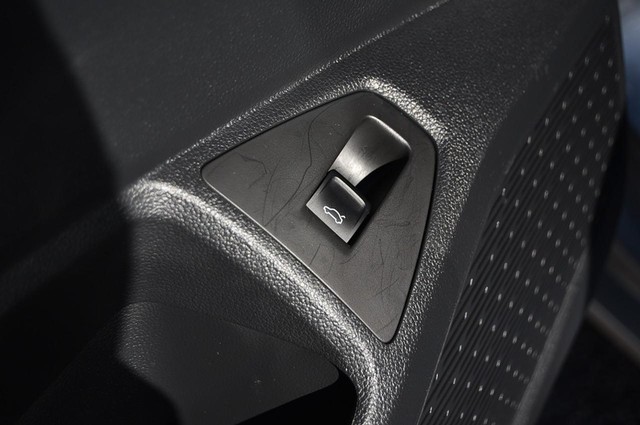 Volkswagen Jetta Vehicle Image 09