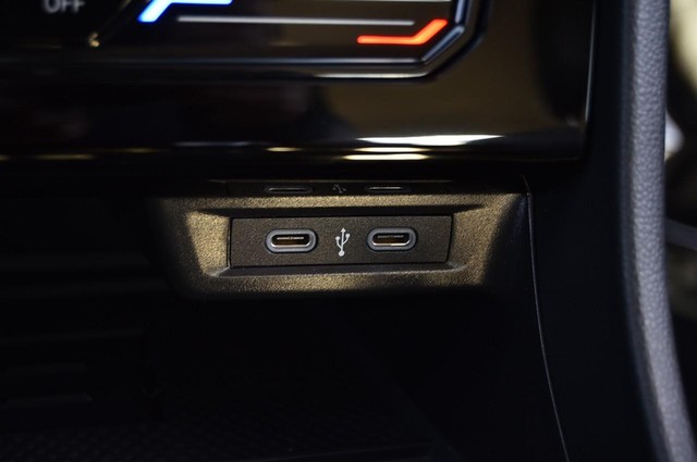 Volkswagen Jetta Vehicle Image 16