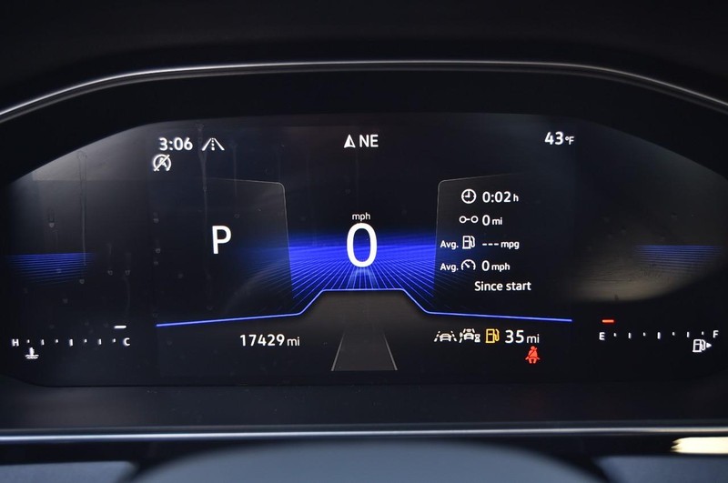 Volkswagen Jetta Vehicle Full-screen Gallery Image 12