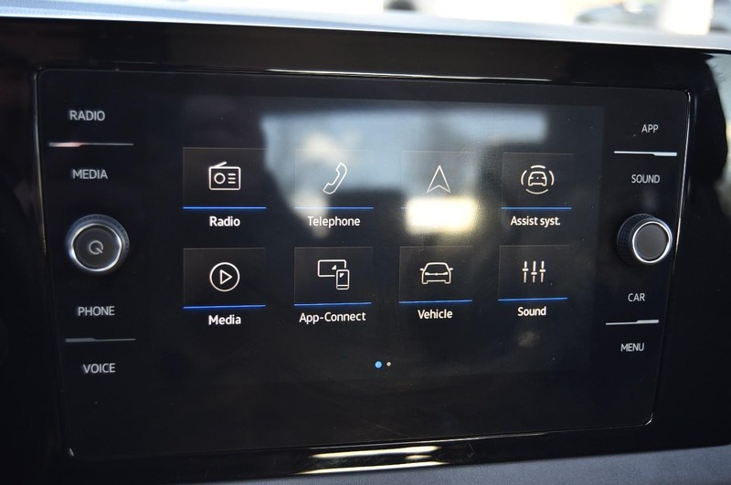 Volkswagen Jetta Vehicle Full-screen Gallery Image 14