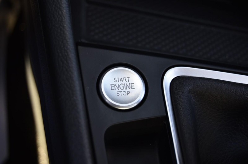 Volkswagen Jetta Vehicle Full-screen Gallery Image 17