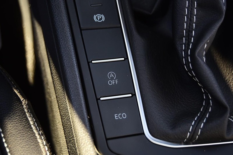 Volkswagen Jetta Vehicle Full-screen Gallery Image 18