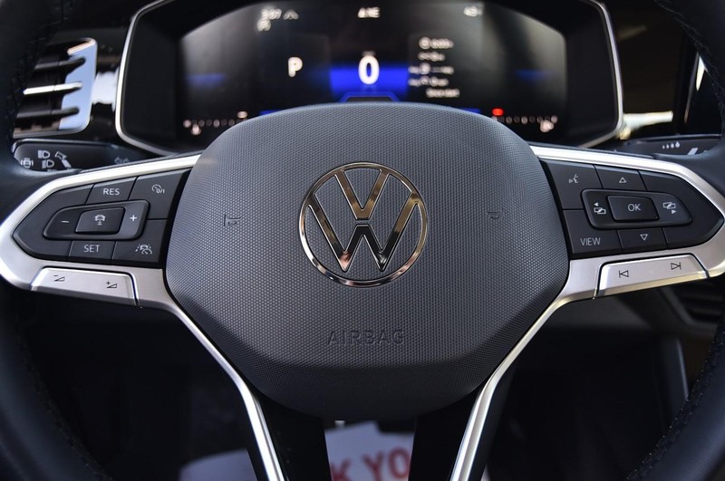 Volkswagen Jetta Vehicle Full-screen Gallery Image 19