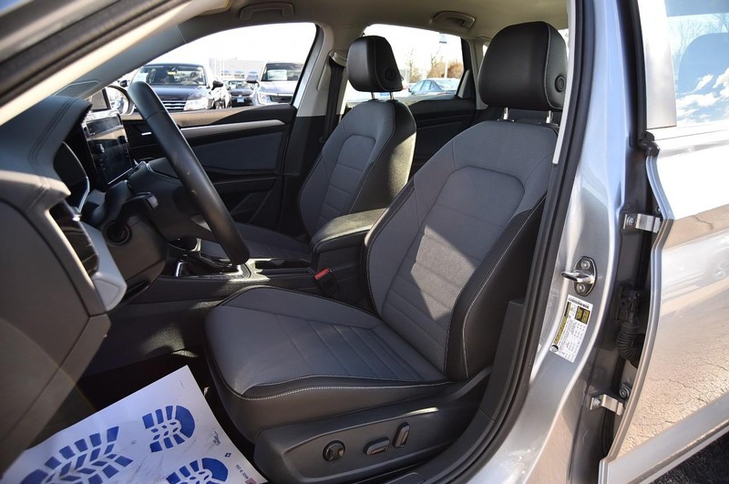 Volkswagen Jetta Vehicle Full-screen Gallery Image 20