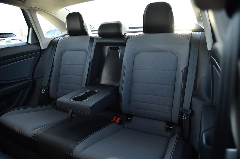 Volkswagen Jetta Vehicle Full-screen Gallery Image 22