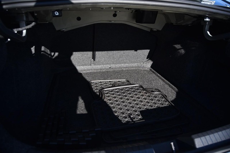 Volkswagen Jetta Vehicle Full-screen Gallery Image 23